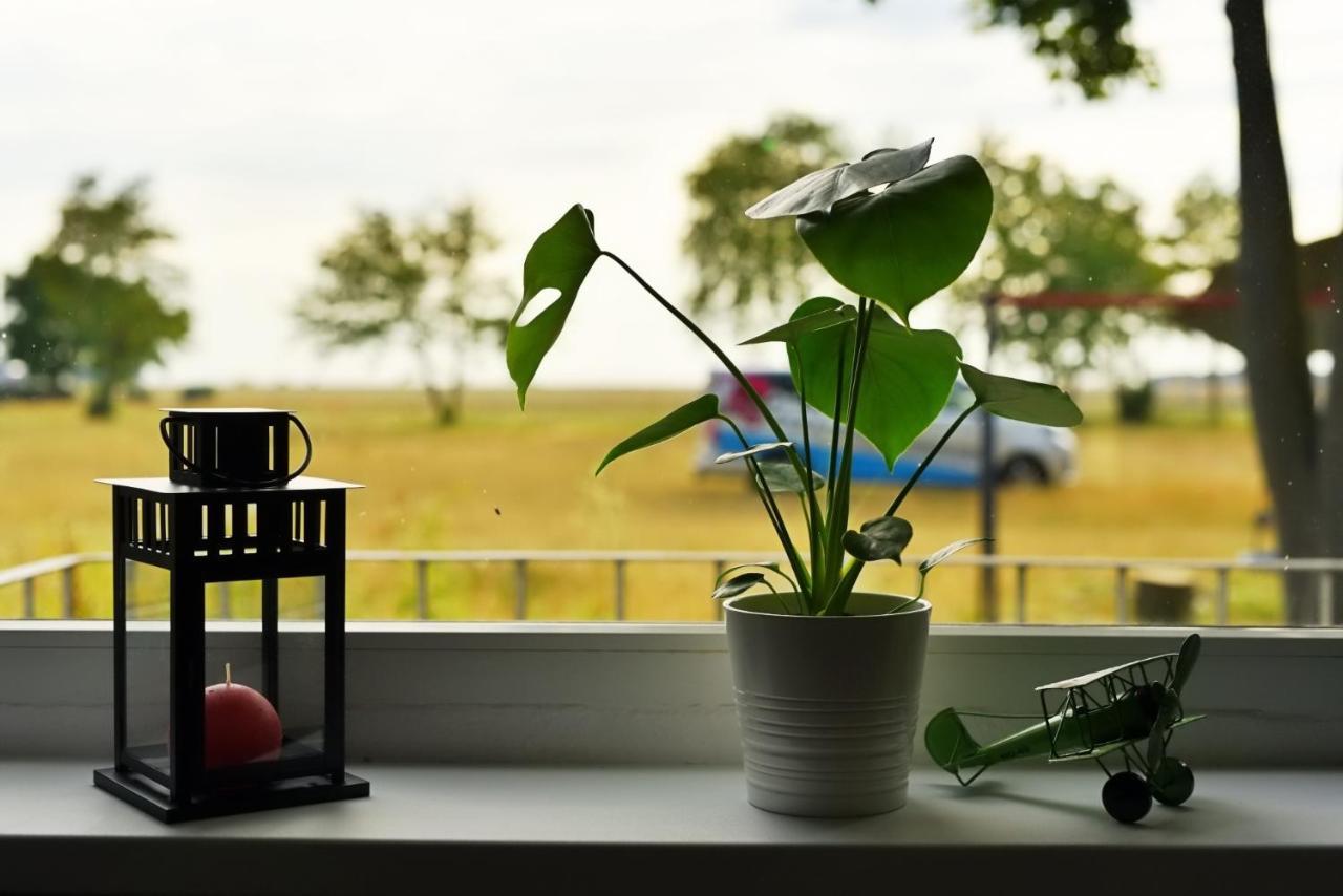 Apartamenty Lotnisko Leszno レシュノ エクステリア 写真
