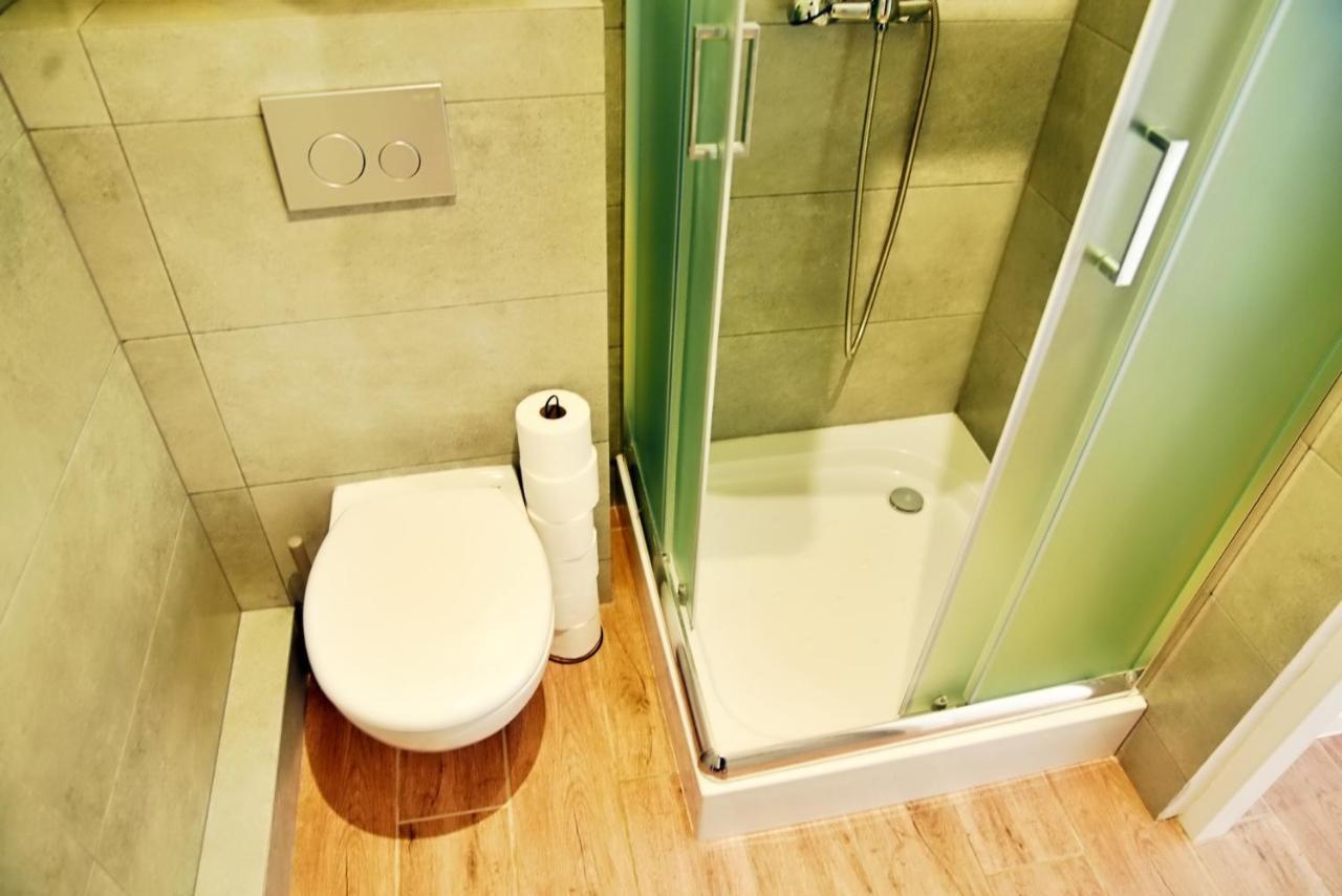 Apartamenty Lotnisko Leszno レシュノ エクステリア 写真